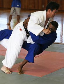 220px-050907-M-7747B-002-Judo