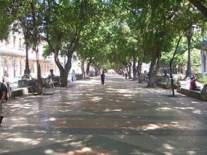 300px-Paseo_del_Prado_(Havana)_6