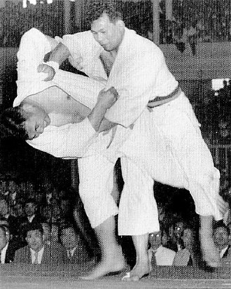 330px-Yoshimatsu_vs._Daigo_in_1951