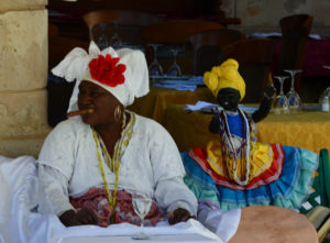 7894129-Fortune-Teller-at-the-Cathedral-Square-Havana-0