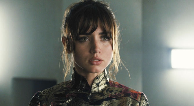  Ana De Armas - Póster de Ana de Armas (18.0 x 24.0 in) : Hogar  y Cocina