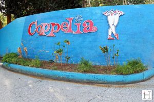 coppelia-cuban-ice-cream-cathedral-vedado-cuba-2