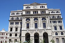 220px-La_lonja_del_Comercio_-_panoramio_(3)