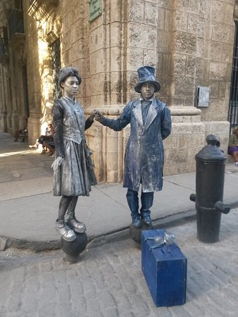 estatuas-vivientes-pareja