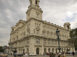 El Majestuoso Edificio del Centro Asturiano en la Habana.