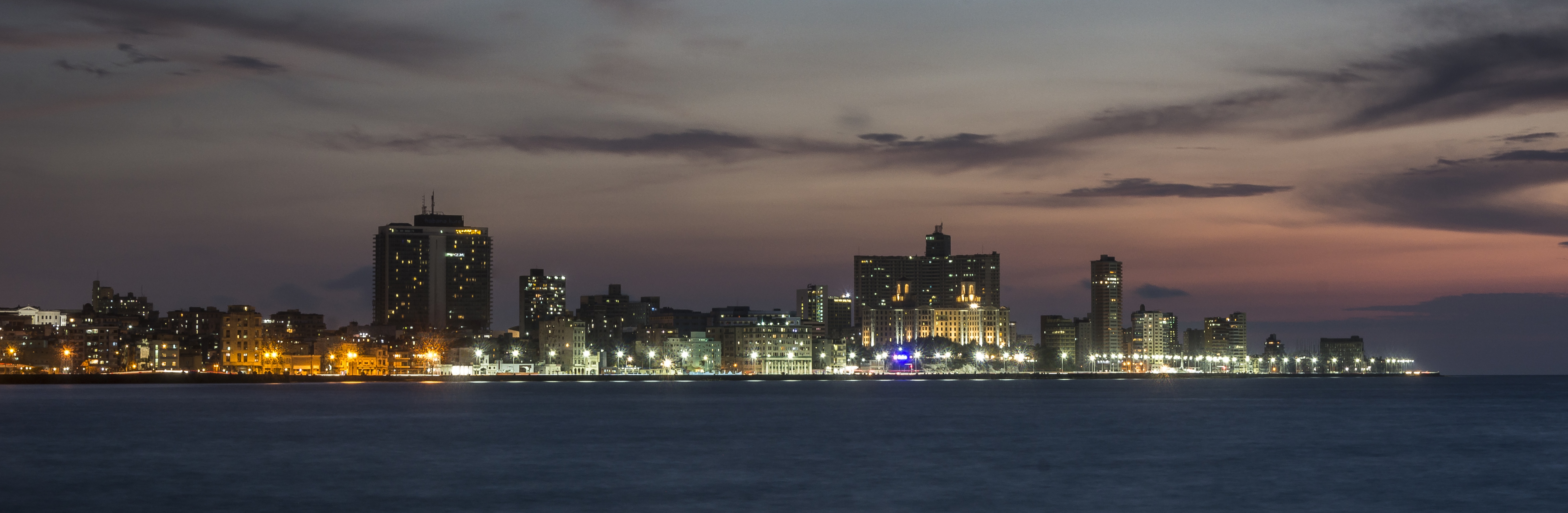 Skyline_of_Vedado_Neighborhood_in_Havana,_Cuba