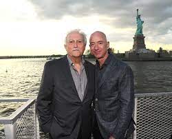 Jeff Bezos y su padre Cubano.