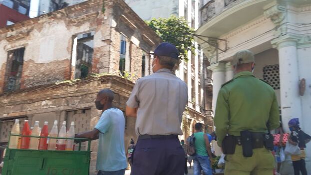 Operativo policial en Centro Habana, en las imediaciones del Capitolio, este viernes. (14ymedio)