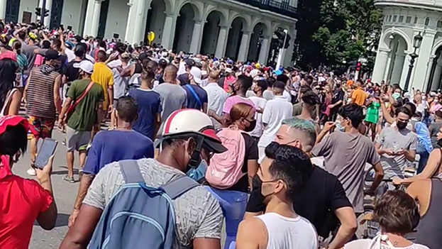 Manifestantes en La Habana el 11 de julio de 2021. (Captura)