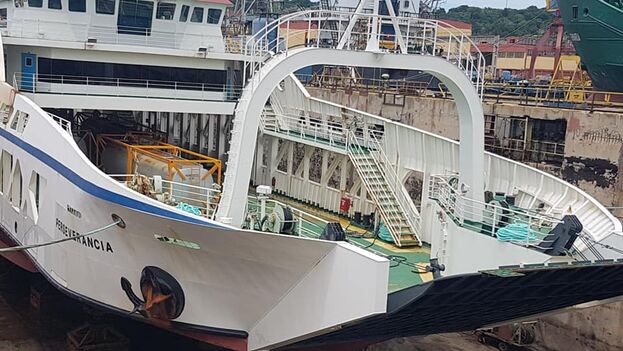 The new ferry can hold 430 people, as well as vehicles and cargo. (Facebook/Bernardo Espinosa