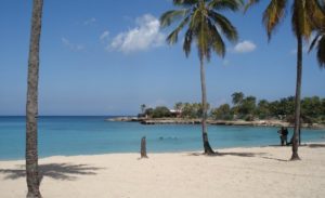 cuba-bacuranao-beach-view-to-pier-orig