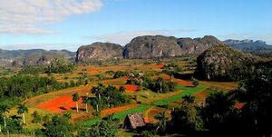 300px-Valle_viñales