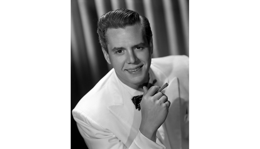 1140-ss-desi-arnaz-portrait.imgcache.reva8a5eaf4bf3788610ba87704adaa4148.web.900.518