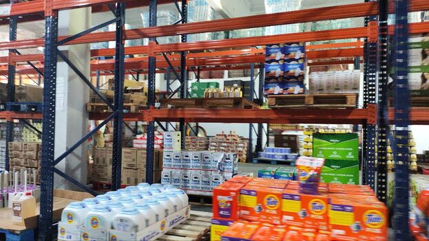 En una visita al local este miércoles, 14ymedio comprobó que, en efecto, las hechuras son similares a las de Costco. (14ymedio)