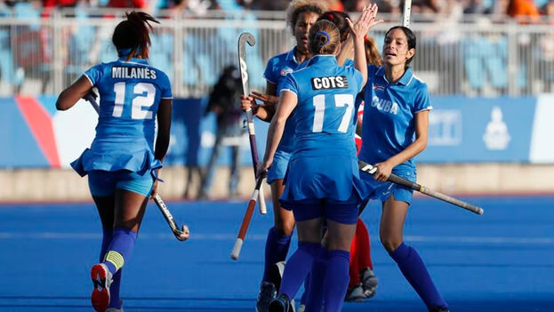 Las hockeístas se dividieron en tres grupos tras abandonar la delegación de Cuba en los Panamericanos. (EFE)